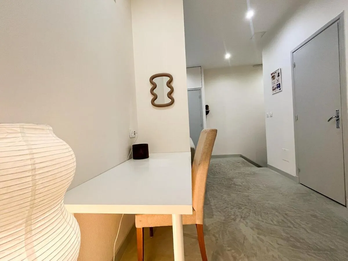 Suite Onyx Lyon 0*,  France
